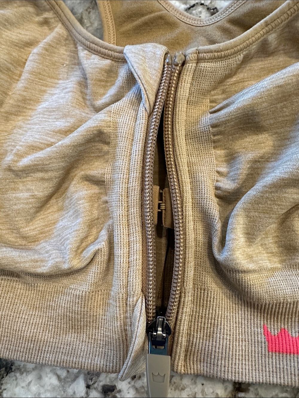 SHEFIT Lounge Bra M Honey Wheat Front Zip Wireless Comfort Athleisure Sporty - Picture 4 of 8
